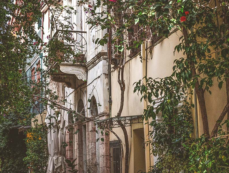 Λεπτομέρεια κτηρίων στην παλιά πόλη του Ναυπλίου